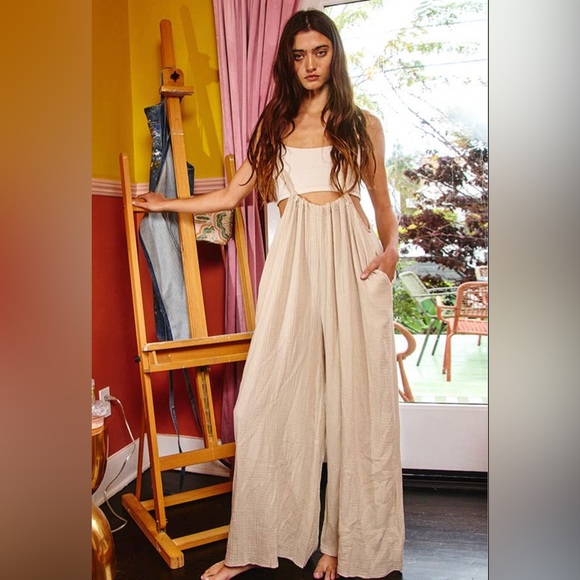 NWT Women’s Bucketlist light taupe boho wide leg solid knit textured suspenders - Picture 2 of 8